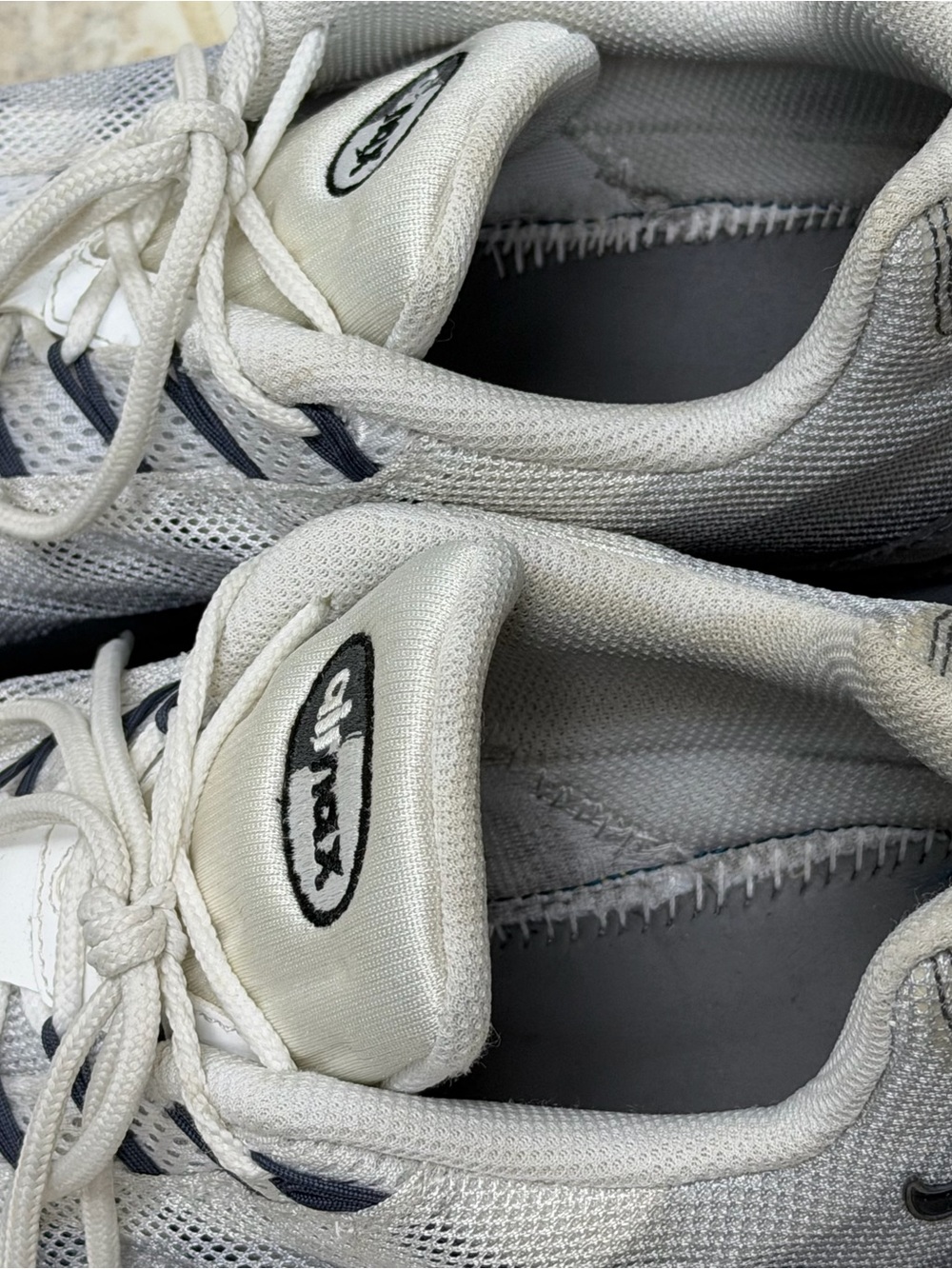 Nike Air Men's White & Gray Athletic Airmax Mesh Running Shoes Size 10 - Picture 8 of 10